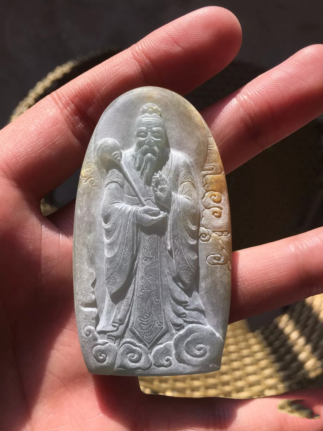 俏色巧雕,他把多色翡翠料子玩得别有神韵! 第13张