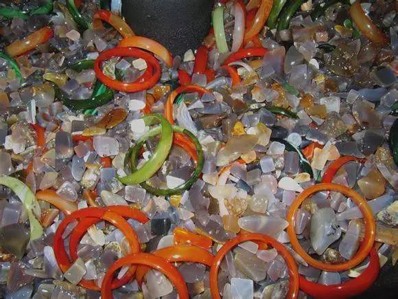 别碰！市面上惊现四种有毒玉石  第2张