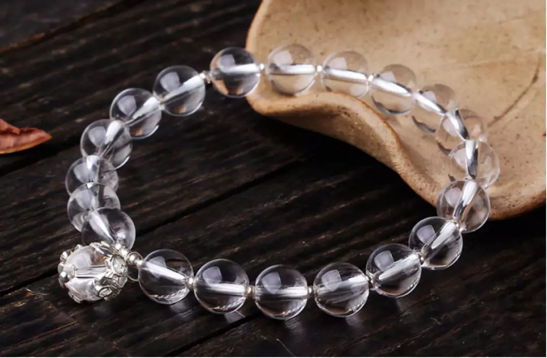 宝石光芒耀眼，美丽绝伦是因为什么，你知道吗？  第3张