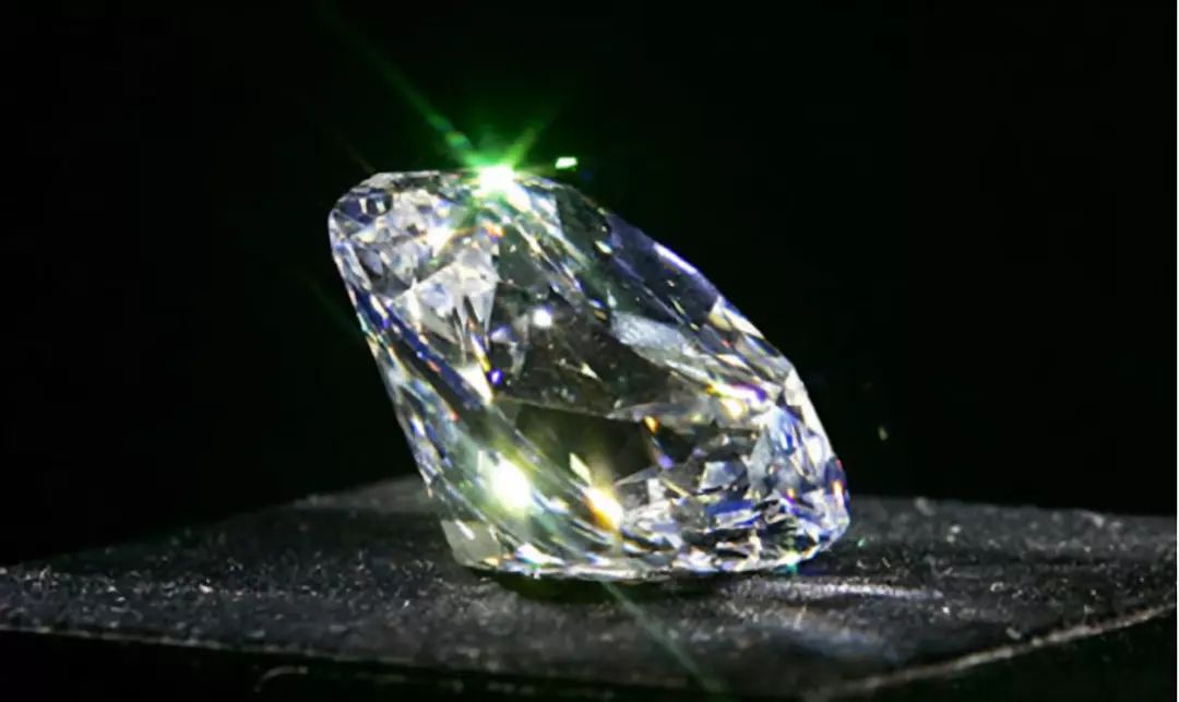 宝石光芒耀眼，美丽绝伦是因为什么，你知道吗？  第7张