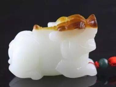 玉和翡翠，这简单被混杂的玉石，你能分辩出来吗？  第9张