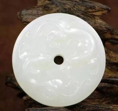 玉和翡翠，这简单被混杂的玉石，你能分辩出来吗？  第12张