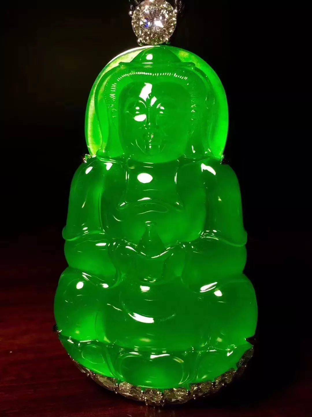 玉和翡翠，这简单被混杂的玉石，你能分辩出来吗？  第13张