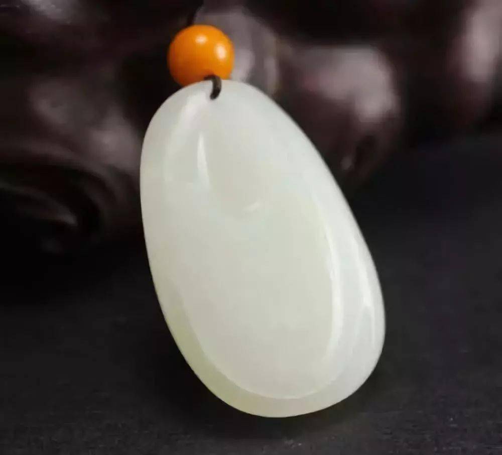 玉和翡翠，这简单被混杂的玉石，你能分辩出来吗？  第14张