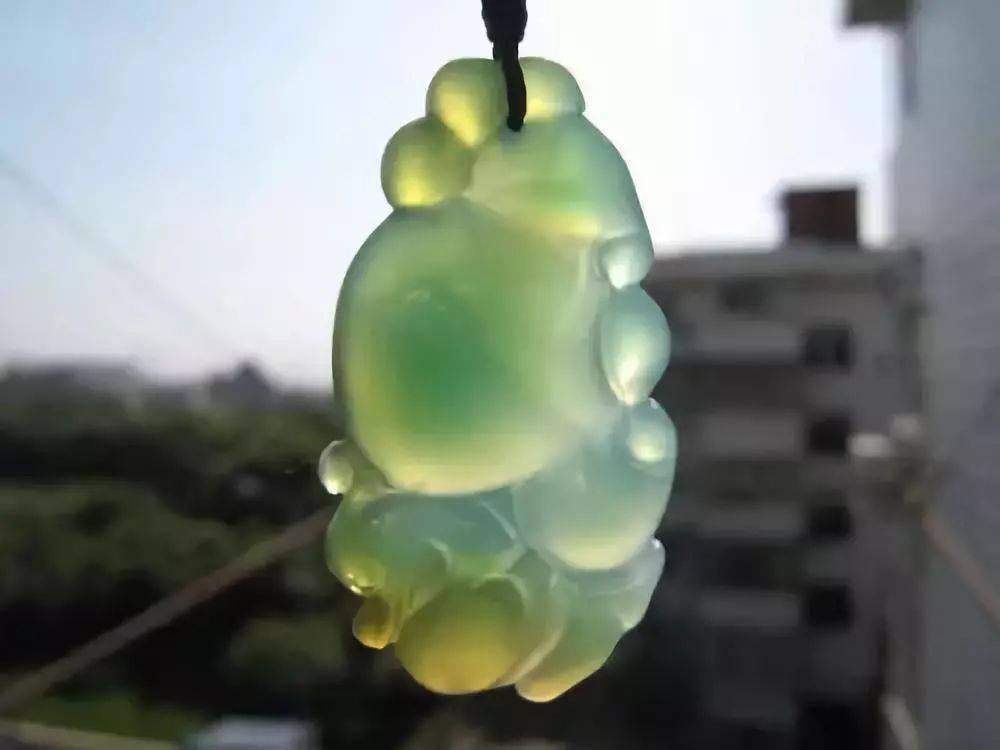 玉和翡翠，这简单被混杂的玉石，你能分辩出来吗？  第17张