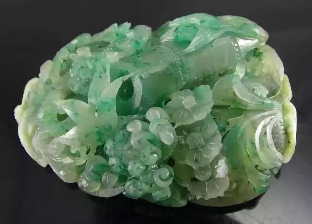 玉和翡翠，这简单被混杂的玉石，你能分辩出来吗？  第22张