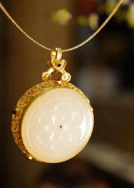 和田玉籽料镶嵌怎样美观又廉价呢  第3张