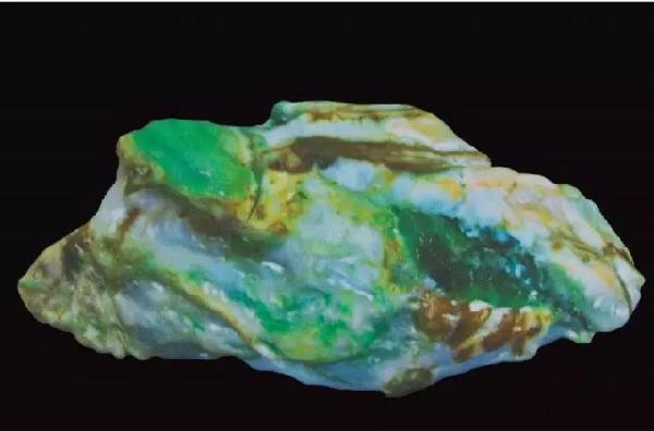 尤物降世，极品七彩翡翠重现，价值不可估量  第3张