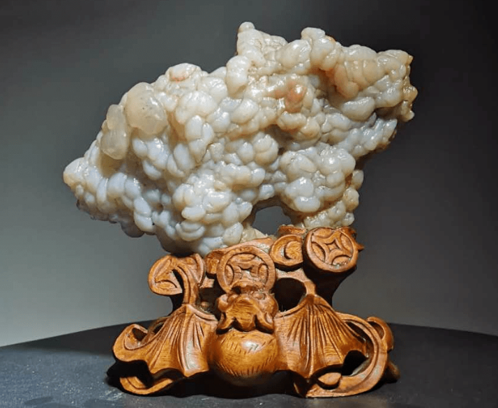 奇石价格最终是由谁决议的？  第2张