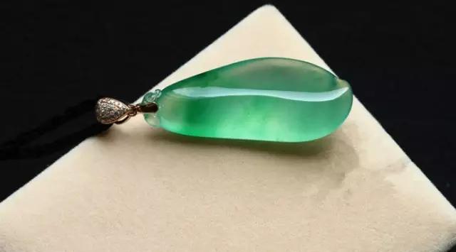 为什么新人买翡翠简单上当受骗，背面原因值得沉思！  第6张