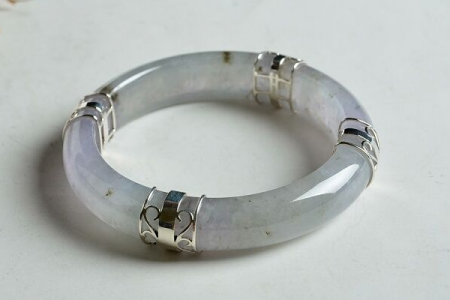 翡翠手镯摔碎了怎么办？翡翠手镯摔裂怎么弥补？  第2张