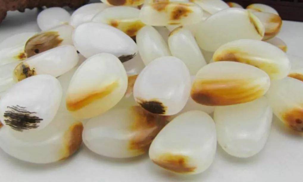 和田玉的瑕疵，为什么有人把瑕疵当宝物，有人却十分厌烦！  第4张