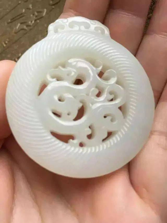 和田玉籽料“宁青勿灰”  第2张