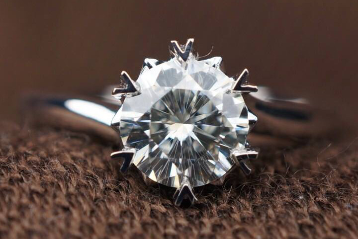 一个本是天外来客的莫桑钻，价值为何与钻石千差万别  第8张