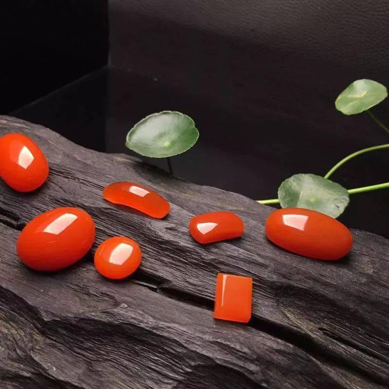 商场买的翡翠手镯保山南红和凉山南红之间，为什么价格距离这么大？  第2张