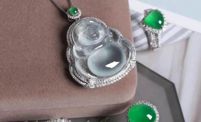 年度消费趋势！2021年在线上张狂购买翡翠的都有哪些人？  第3张