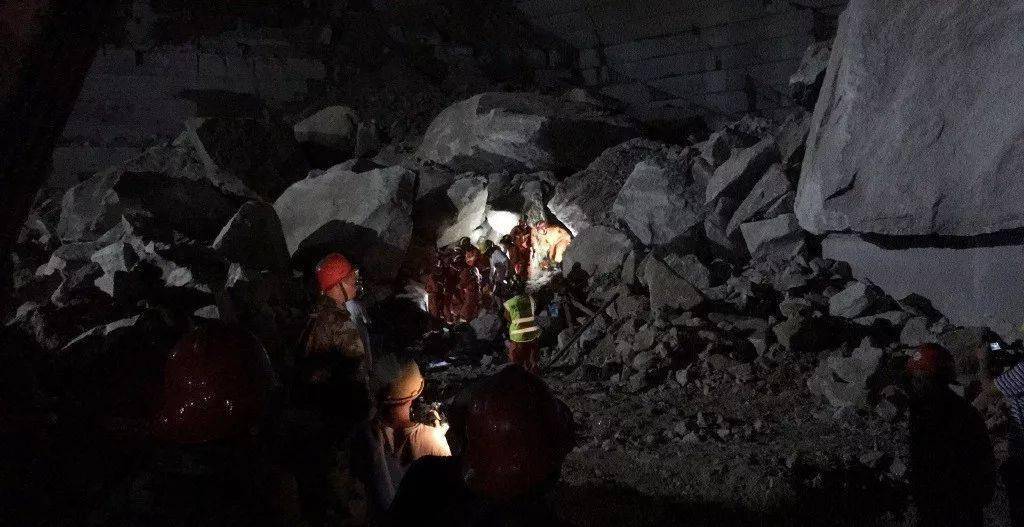 突发！矿区崩塌，已发现20具遇难者遗体，还有大约30人失踪  第5张