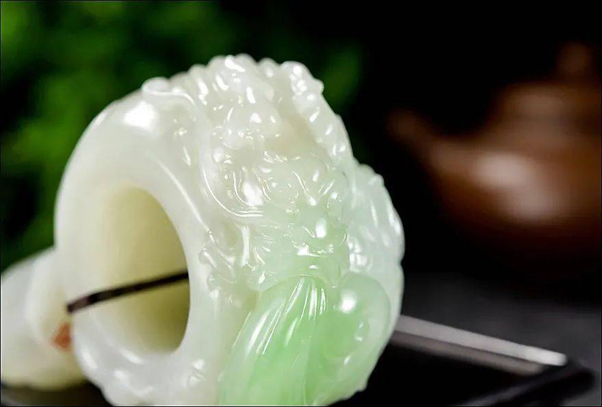 家有黄金万两，不如凝翠一方，怎么辨别翠青的好坏？  第6张