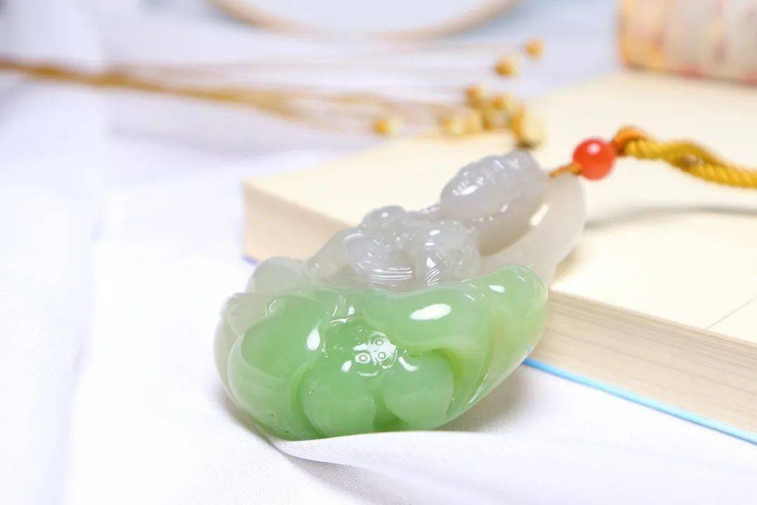 家有黄金万两，不如凝翠一方，怎么辨别翠青的好坏？  第14张