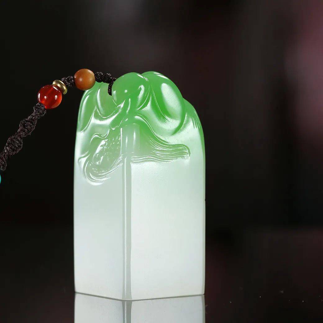 家有黄金万两，不如凝翠一方，怎么辨别翠青的好坏？  第13张