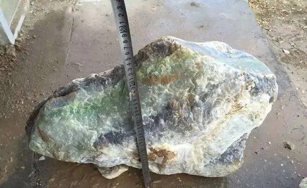 家有黄金万两，不如凝翠一方，怎么辨别翠青的好坏？  第19张