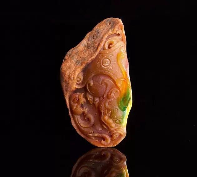 夜市两千捡漏的翡翠小原石，制品雕刻出精美绝伦的孤品！  第5张