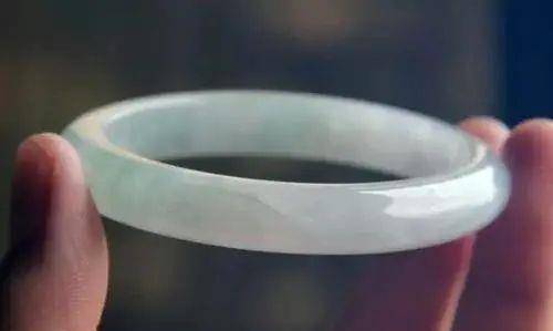 不明白翡翠的瑕疵？那可玩欠好翡翠！  第3张