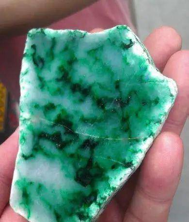 不明白翡翠的瑕疵？那可玩欠好翡翠！  第13张