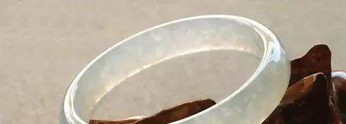 不明白翡翠的瑕疵？那可玩欠好翡翠！  第11张