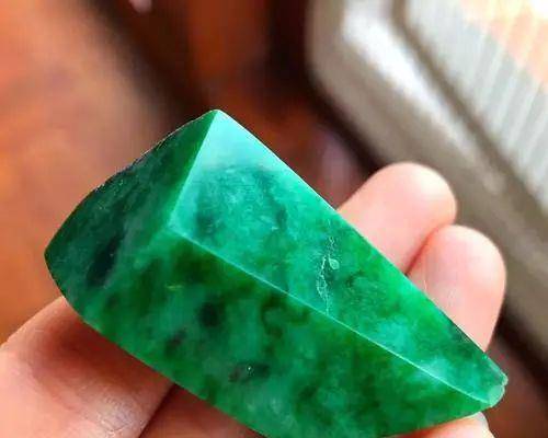 不明白翡翠的瑕疵？那可玩欠好翡翠！  第15张