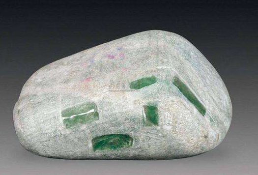 翡翠毛料是什么东西？翡翠毛料都是由什么东西组成的？  第2张