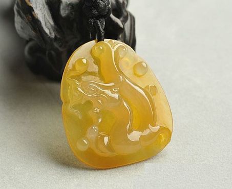 翡翠常见的色彩都有哪些？翡翠的十二种色彩介绍  第2张