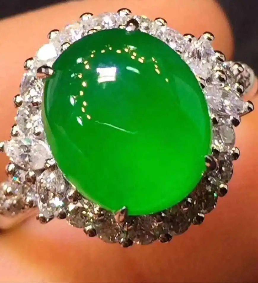 这些有关翡翠色彩和价格的隐秘，你知道多少？  第3张