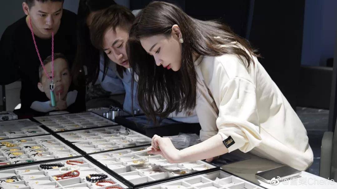 直播之下，翡翠价格体系真的通明了吗？  第2张