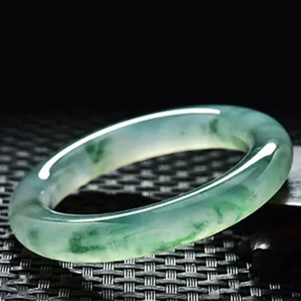 冰种翡翠玉镯的价格怎么？冰种翡翠是性价比最高的翡翠吗？  第8张