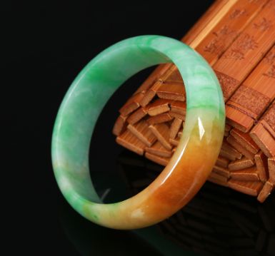 翡翠手镯的品种一共有多少种？翡翠手镯的由来是什么？  第2张