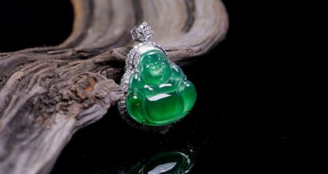 翡翠已成为年轻人的新宠，价格继续在疯涨  第4张
