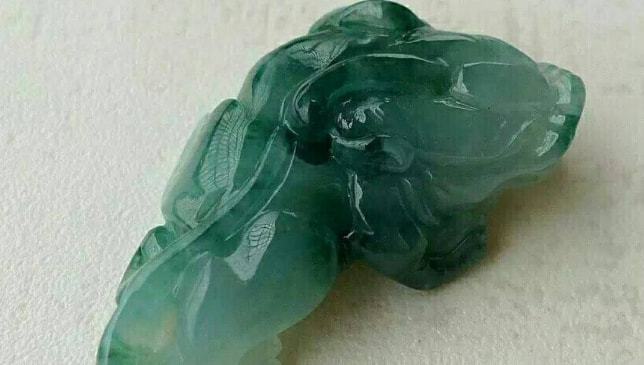 翡翠已成为年轻人的新宠，价格继续在疯涨  第2张