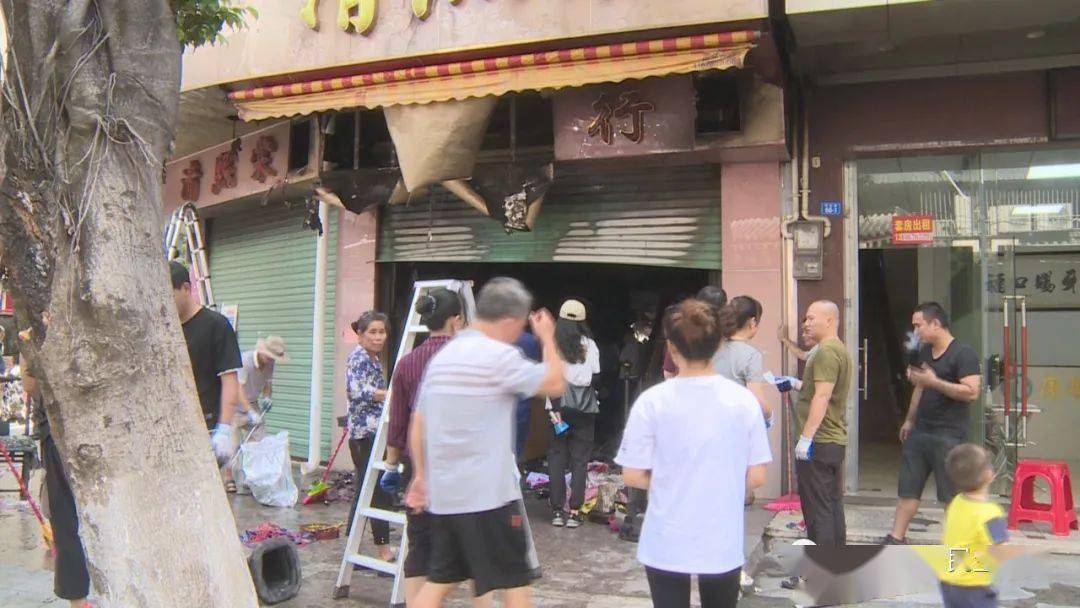 昨夜一珠宝行忽然起火，丢失不小！  第4张