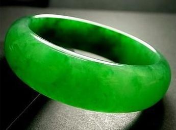 玛瑙有什么特色？ 翡翠和玛瑙应该怎样差异？  第2张