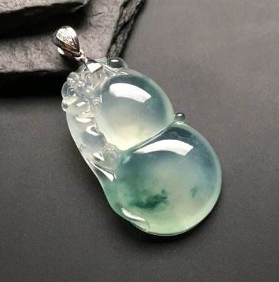 翡翠葫芦都有哪些不同的样式，翡翠葫芦都合适哪些人？  第2张