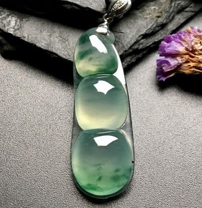 冰种翡翠挂件怎么保养？清洗冰种翡翠挂件应该怎么做？  第2张