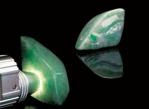 在购买翡翠时,光线对翡翠都有那些影响？  第2张