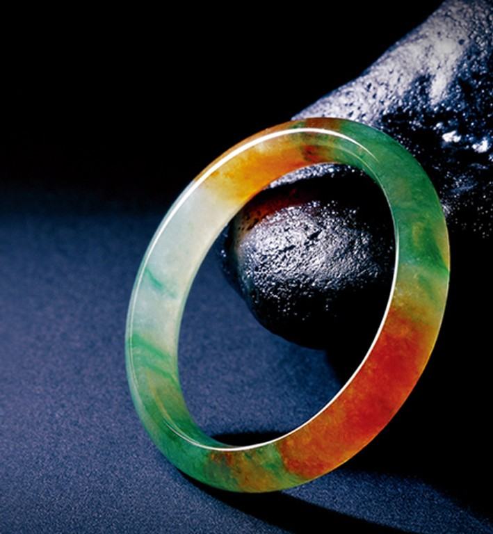 冰种翡翠手镯价格多少钱，怎么判定冰种翡翠手镯  第2张