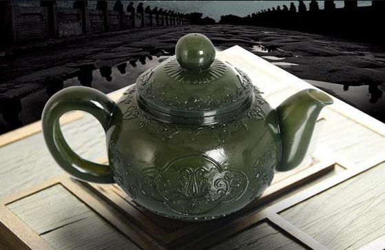 薄胎翡翠玉壶背面的故事，其制造工艺又是怎样的？  第2张