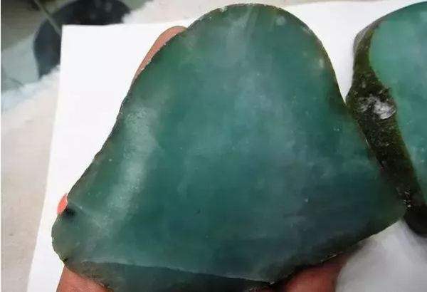 老坑翡翠为什么比新坑的好，原因都有哪些？  第2张