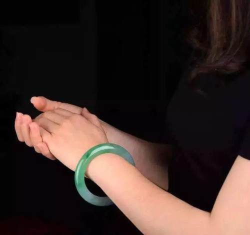 珠宝首饰佩带大有考究，估量还有很多人不知道  第2张