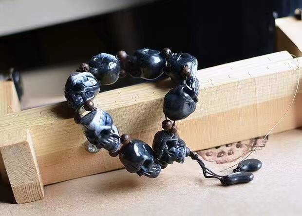 带有瑕疵的和田玉，价格竟然还能上涨  第2张