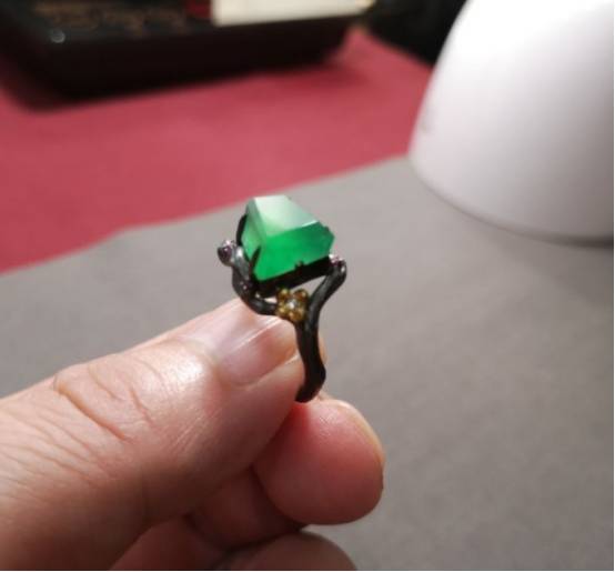 为什么黄金有价玉无价？为什么翡翠没有价格标准？  第6张