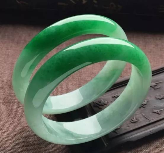 为什么黄金有价玉无价？为什么翡翠没有价格标准？  第11张